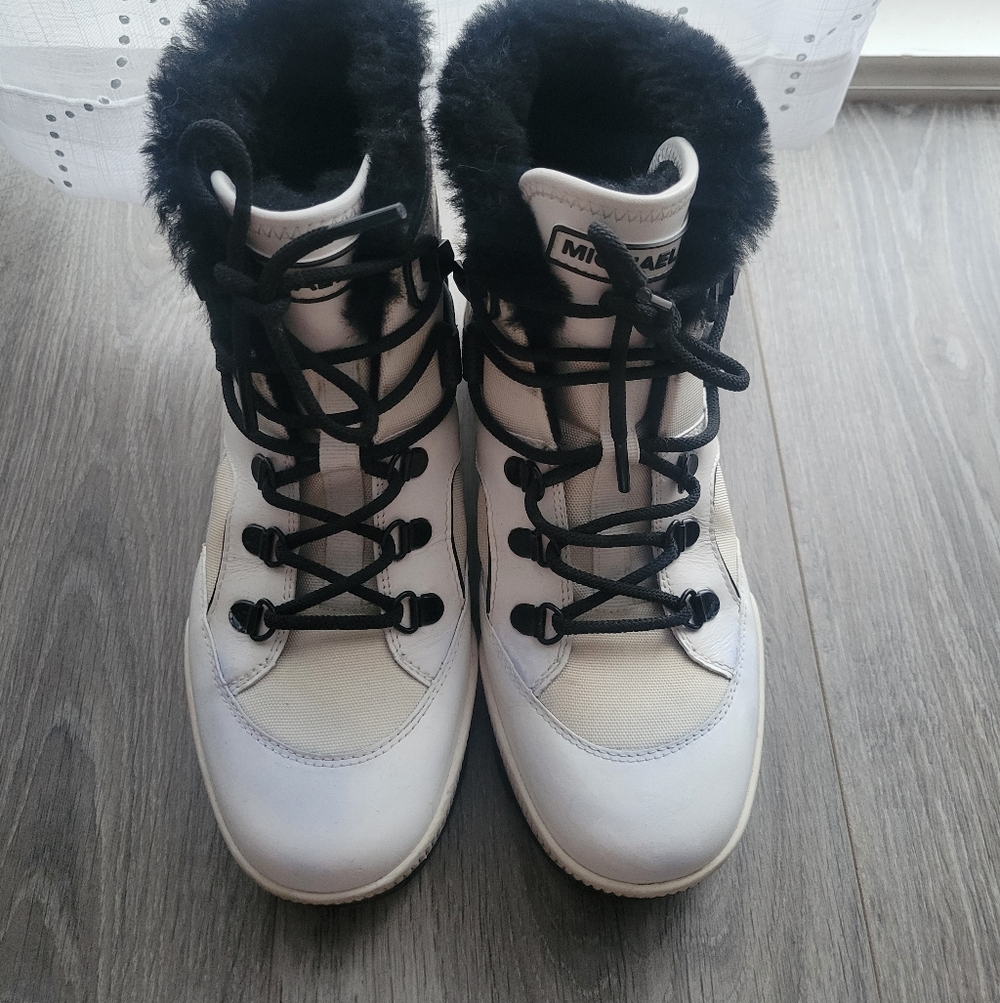 Michael Kors Winter Boots Size 8 - Picture 6 of 9